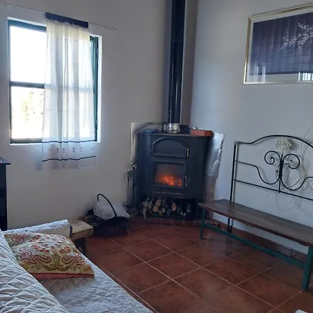 Casa Das Eiras Do Ferro, Rua Lage De Bica Nyaraló *